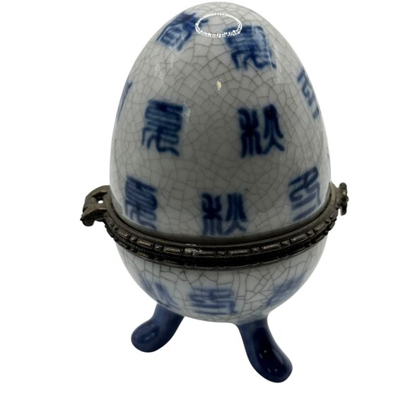 Vintage Blue & White Porcelain Egg Trinket Box With Hinged Lid & Metal Trim - Picture 8 of 9